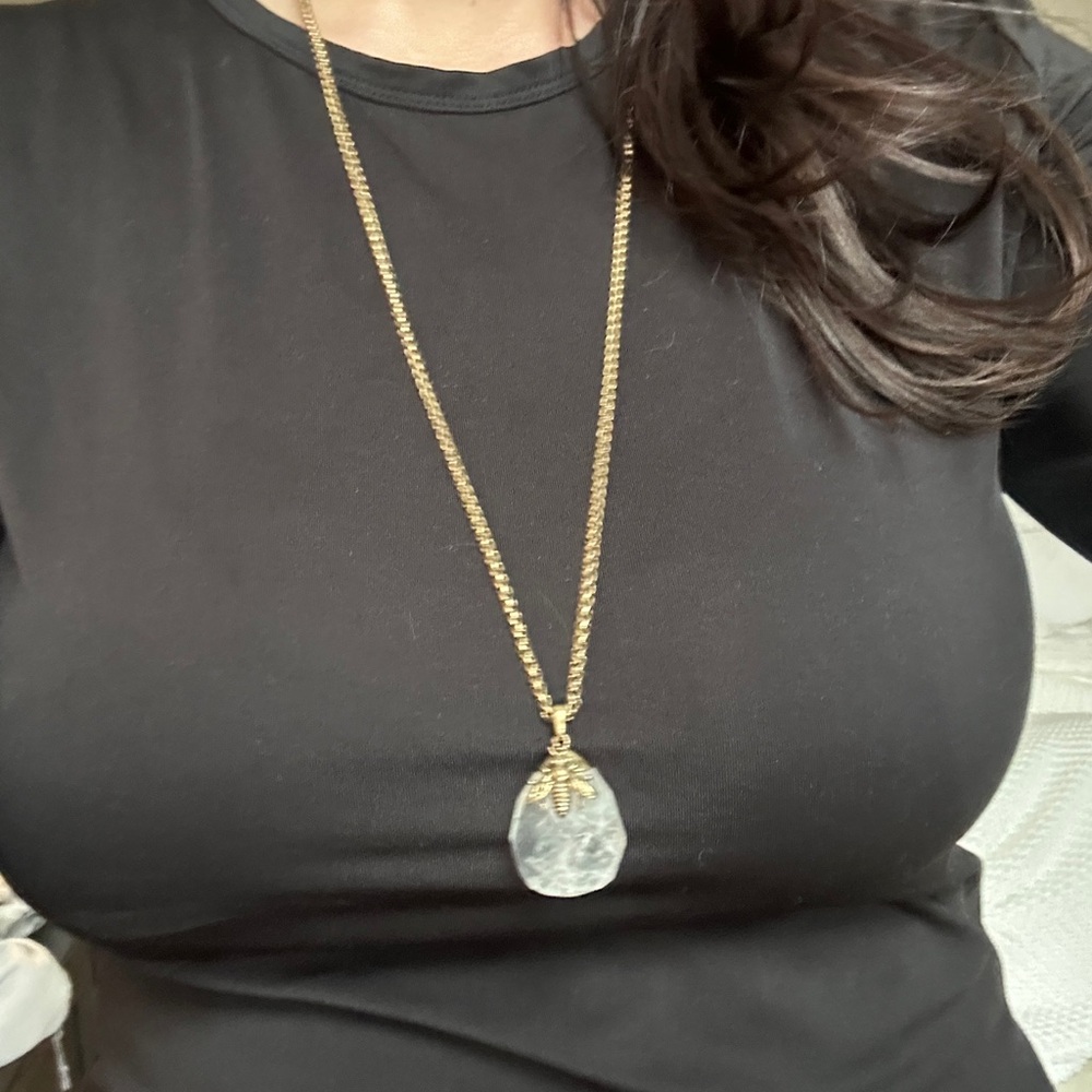 Elegant Gold Necklace with Clear Pendant